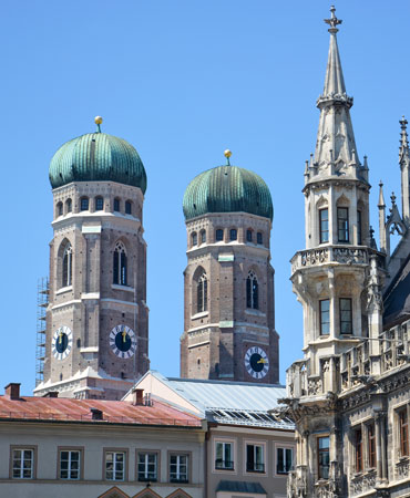 Marienplatz München mit der Frauenkirche im Hintergrund
